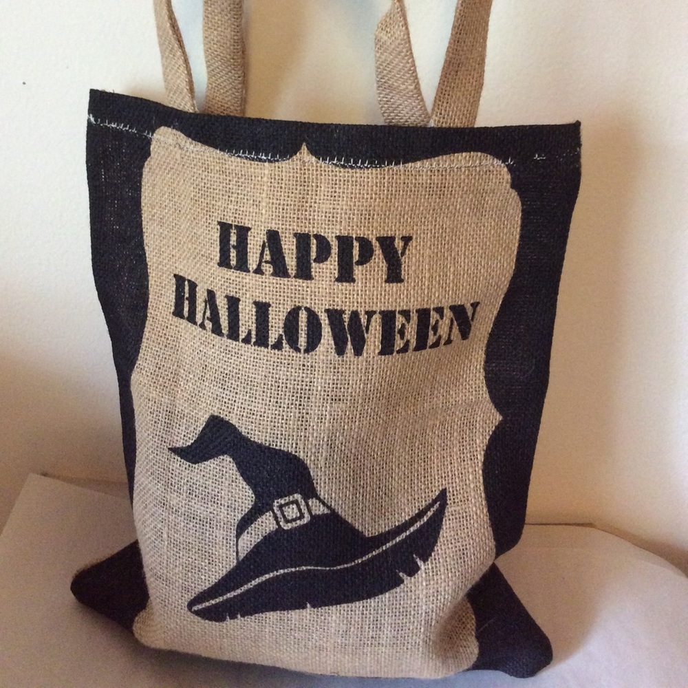 Burlap Halloween Trick or Treat Bag.